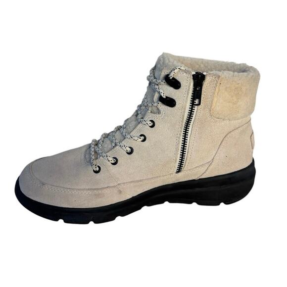 Sketchers On the Go Cream Off White Lace up Suede Shearling Ankle Boot Size 8.5 - Picture 2 of 8